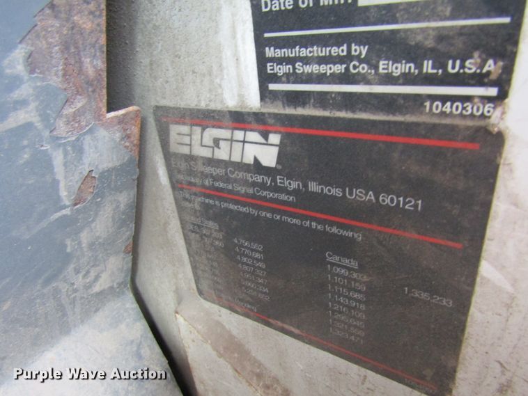 image for item FD9403 2000 Elgin Pelican Series P street sweeper