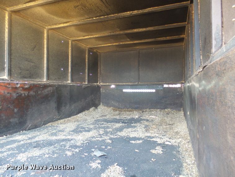 image for item FR9521 1998 Ford F700 chipper bed truck