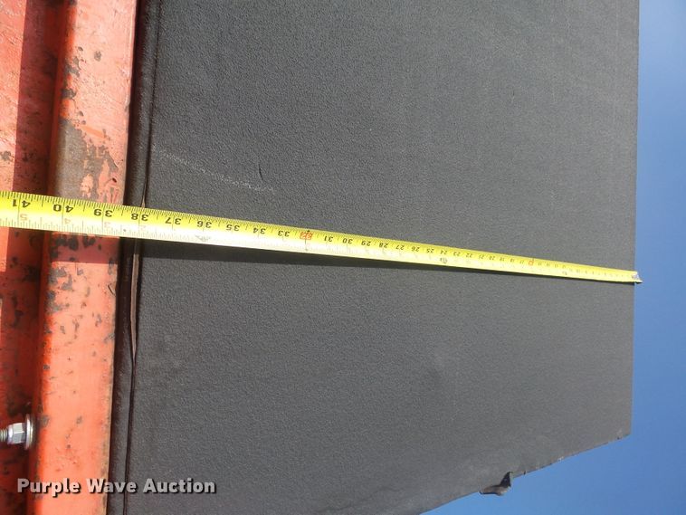 image for item FR9521 1998 Ford F700 chipper bed truck