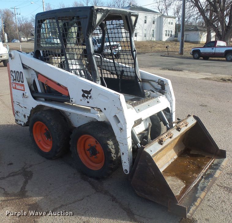 image for item FR9522 2007 Bobcat S100  skid steer loader