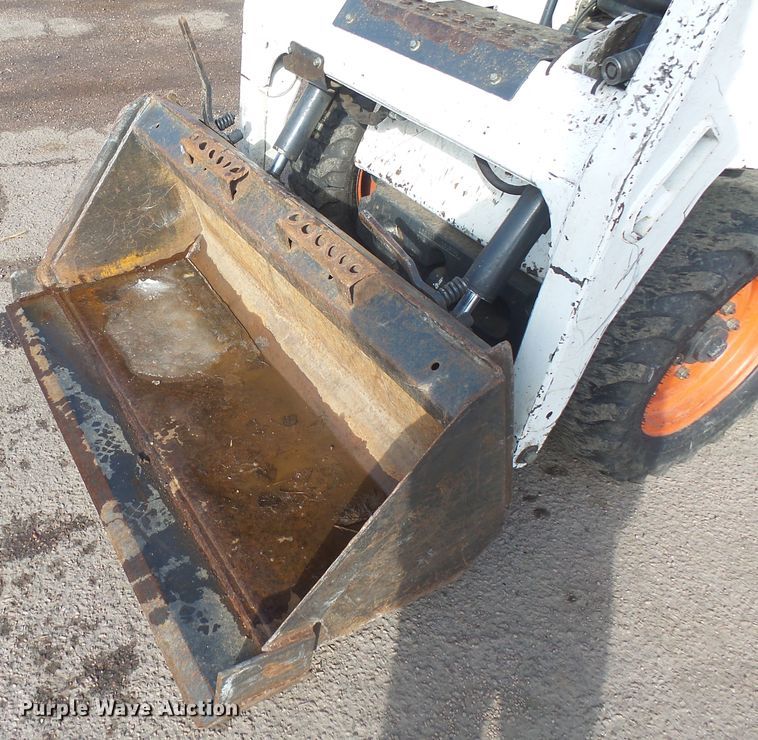 image for item FR9522 2007 Bobcat S100  skid steer loader
