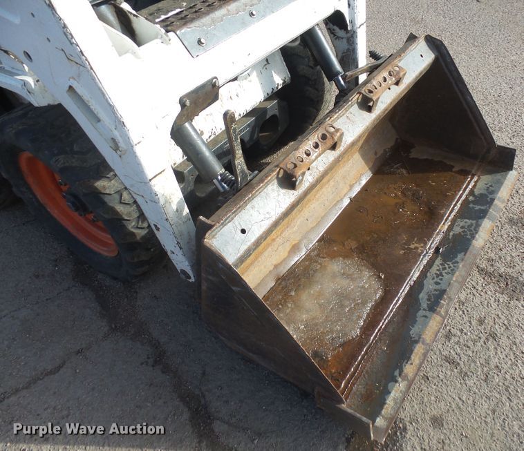 image for item FR9522 2007 Bobcat S100  skid steer loader