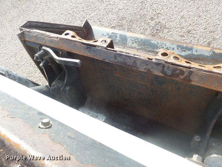 image for item FR9522 2007 Bobcat S100  skid steer loader