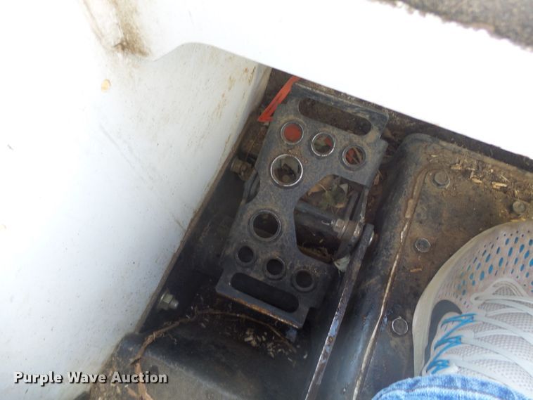 image for item FR9522 2007 Bobcat S100  skid steer loader