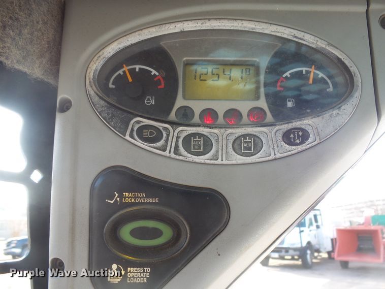 image for item FR9522 2007 Bobcat S100  skid steer loader