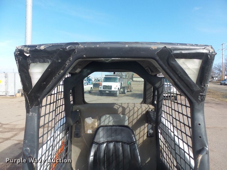 image for item FR9522 2007 Bobcat S100  skid steer loader