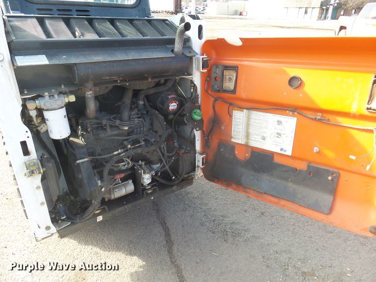 image for item FR9522 2007 Bobcat S100  skid steer loader