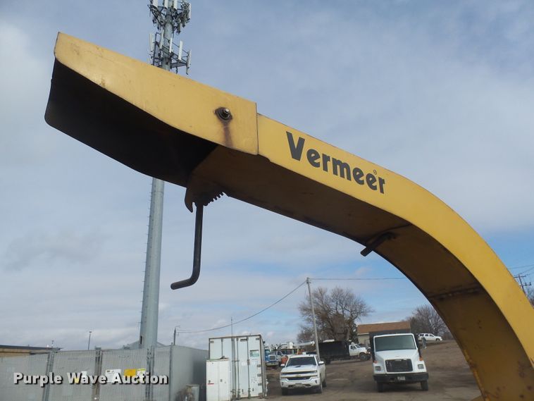 image for item FR9523 2005 Vermeer BC1000XL wood chipper