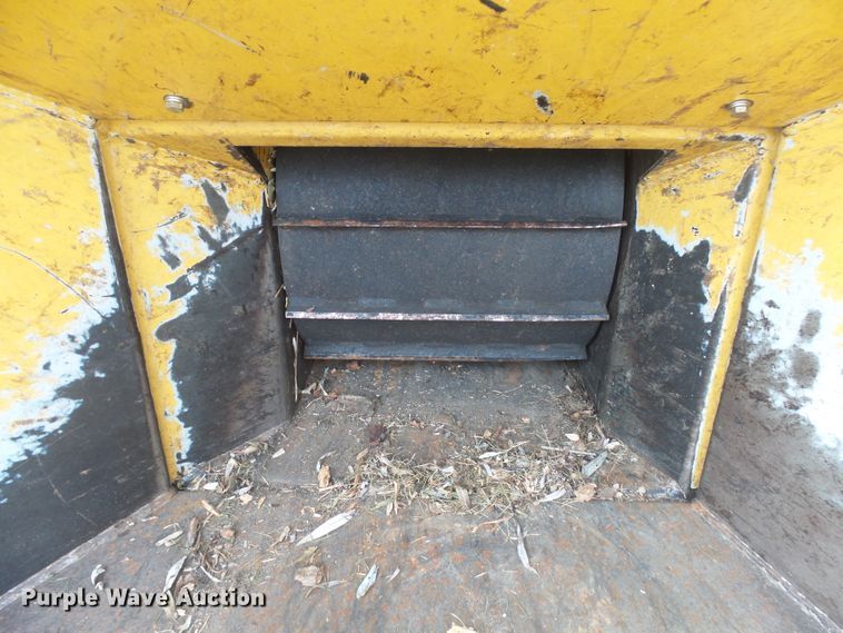 image for item FR9523 2005 Vermeer BC1000XL wood chipper