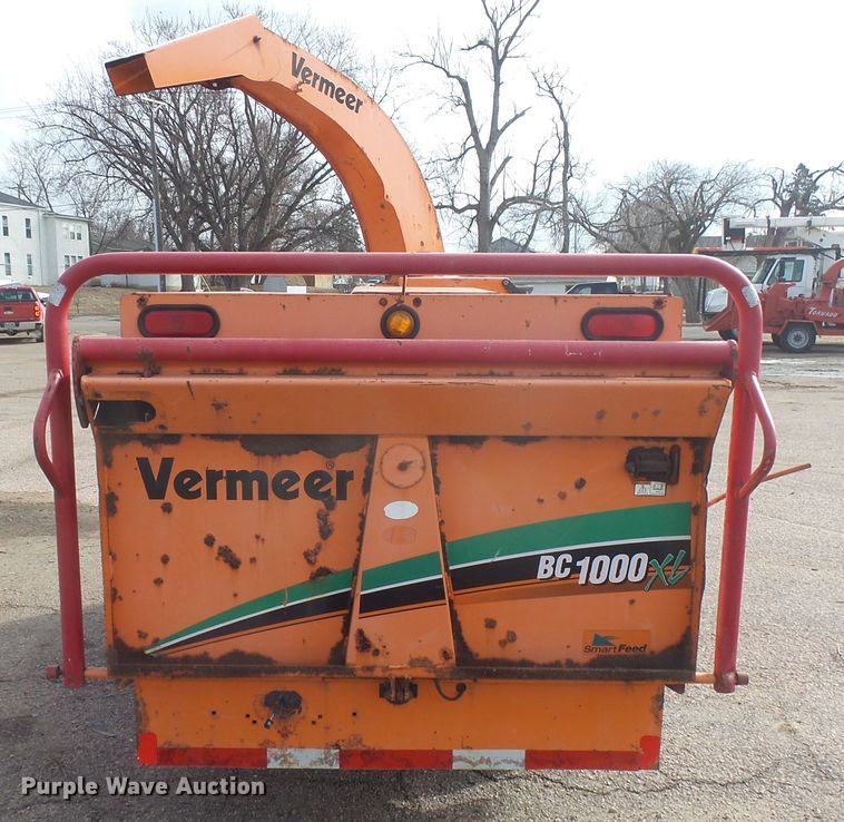 image for item FR9524 Vermeer BC1000XL wood chipper
