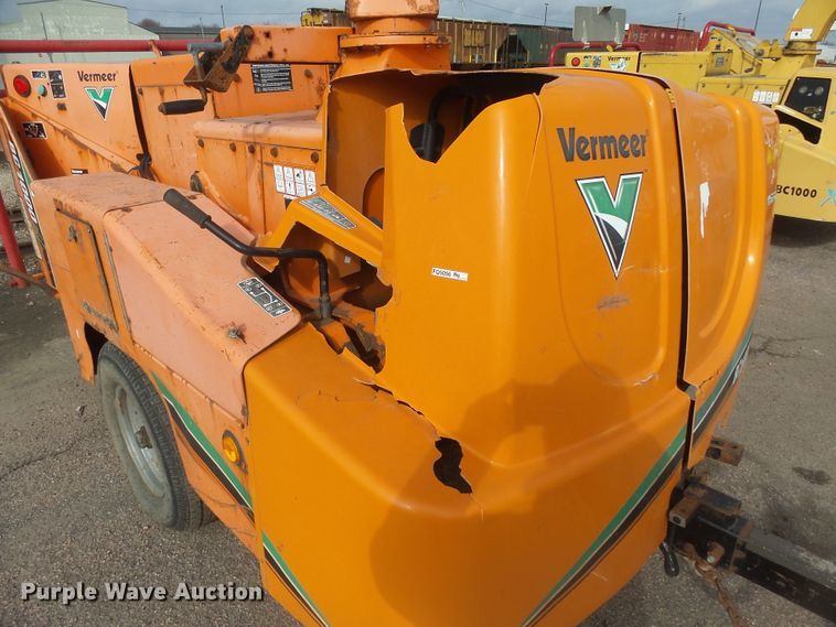 image for item FR9524 Vermeer BC1000XL wood chipper