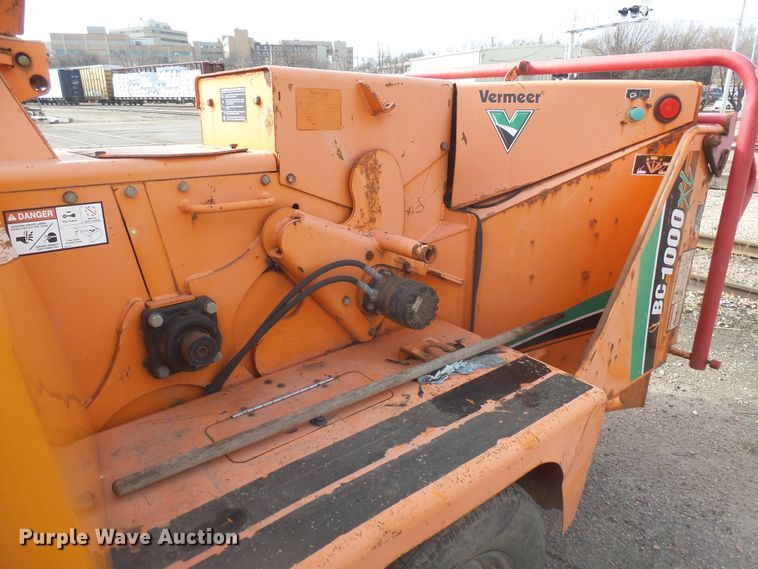 image for item FR9524 Vermeer BC1000XL wood chipper