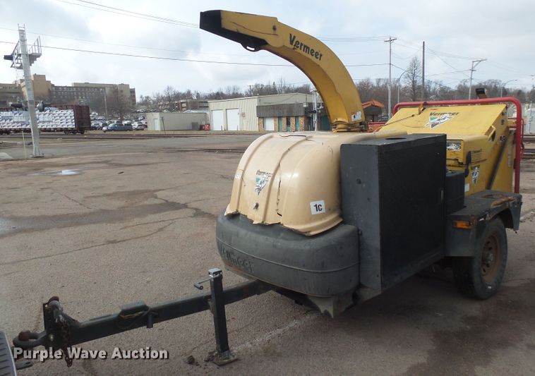 image for item FR9525 Vermeer BC1400 wood chipper