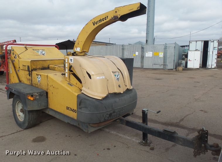 image for item FR9525 Vermeer BC1400 wood chipper