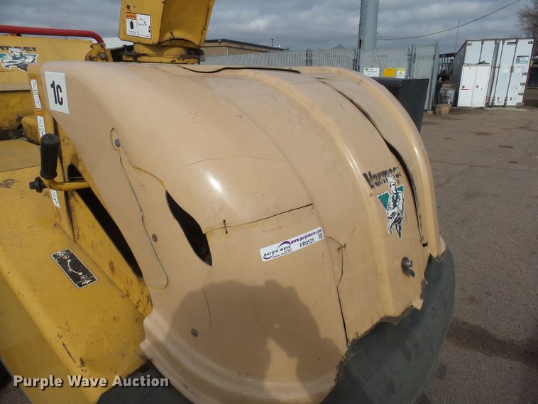 image for item FR9525 Vermeer BC1400 wood chipper