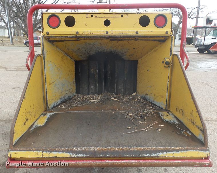 image for item FR9525 Vermeer BC1400 wood chipper