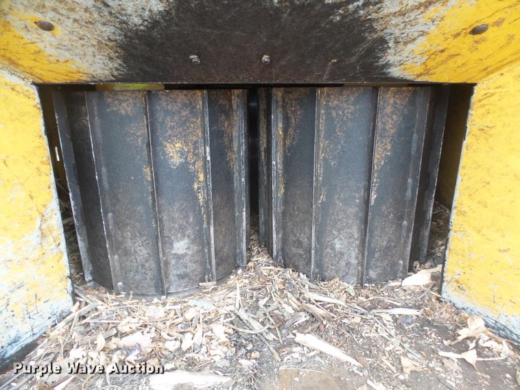 image for item FR9525 Vermeer BC1400 wood chipper