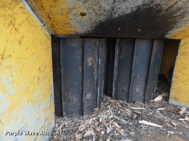 image for item FR9525 Vermeer BC1400 wood chipper