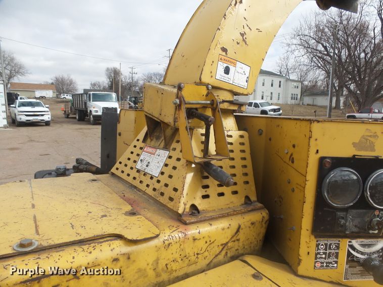 image for item FR9525 Vermeer BC1400 wood chipper