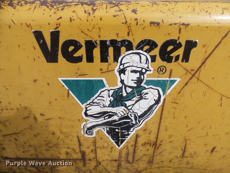 image for item FR9525 Vermeer BC1400 wood chipper