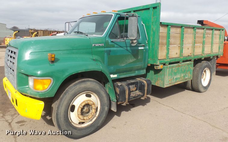 image for item FR9561 1998 Ford F800 dump truck
