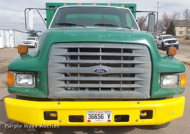 image for item FR9561 1998 Ford F800 dump truck