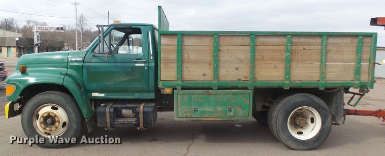 image for item FR9561 1998 Ford F800 dump truck