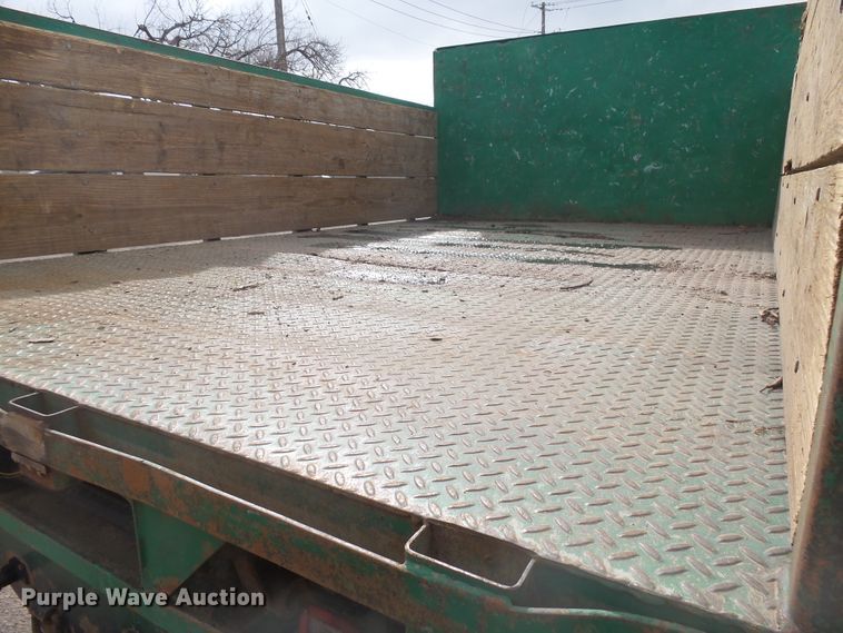 image for item FR9561 1998 Ford F800 dump truck