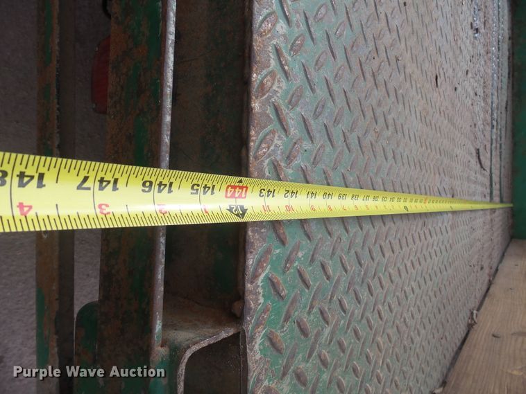 image for item FR9561 1998 Ford F800 dump truck