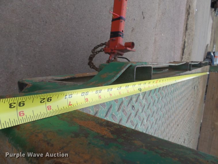 image for item FR9561 1998 Ford F800 dump truck