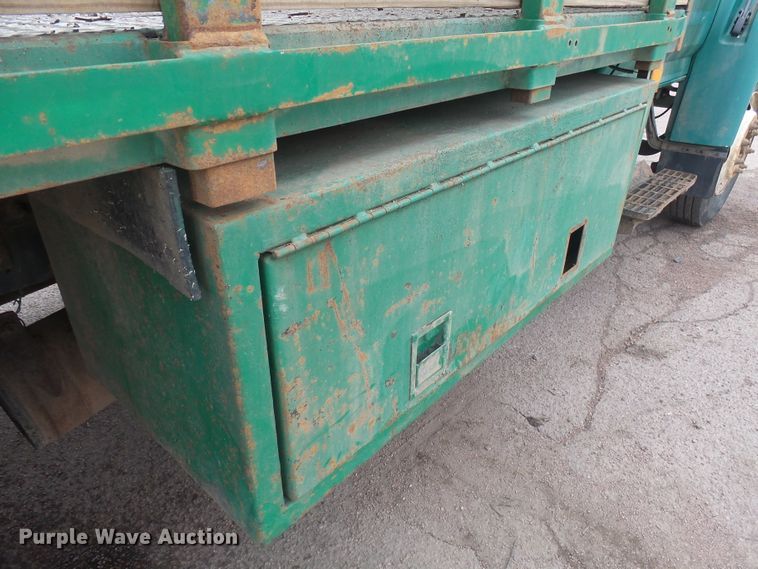 image for item FR9561 1998 Ford F800 dump truck