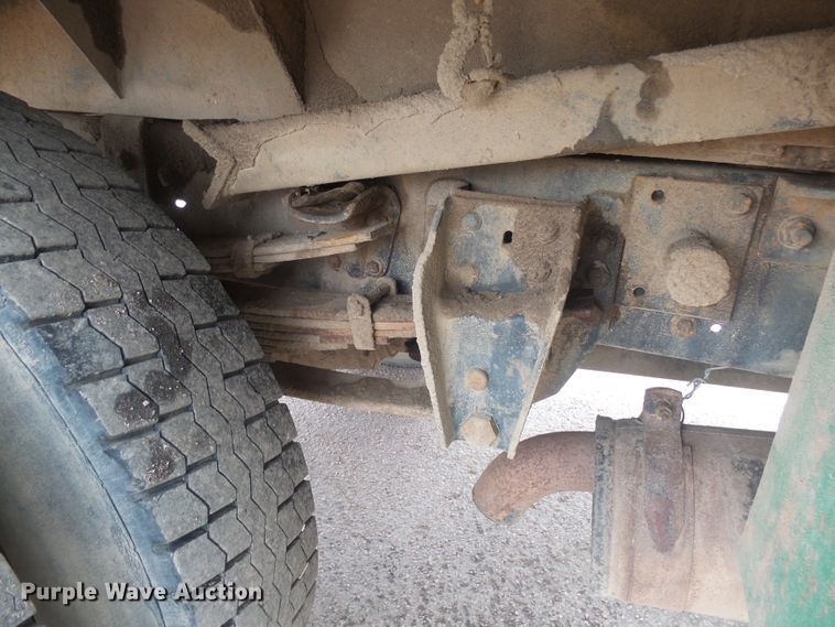 image for item FR9561 1998 Ford F800 dump truck