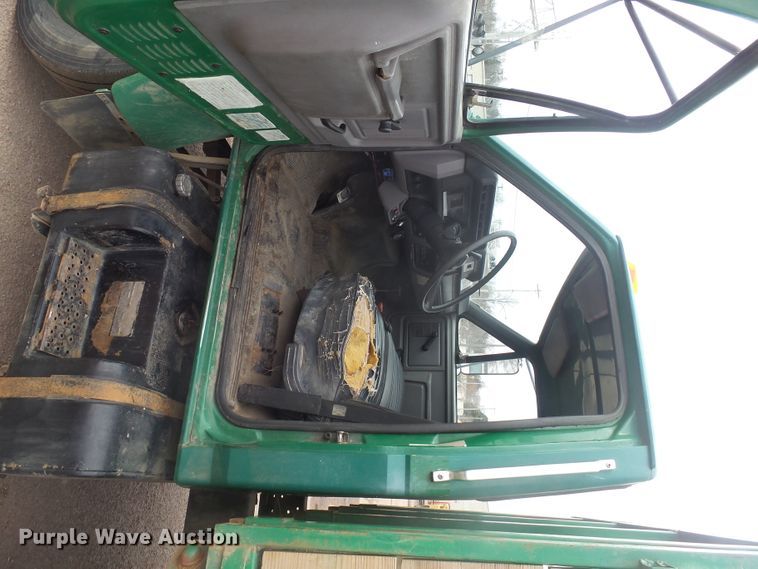 image for item FR9561 1998 Ford F800 dump truck