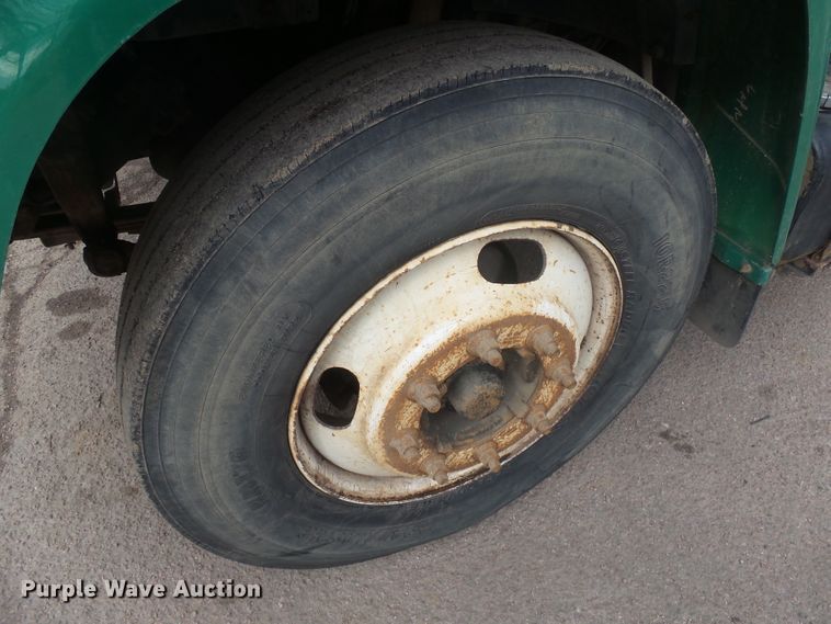 image for item FR9561 1998 Ford F800 dump truck