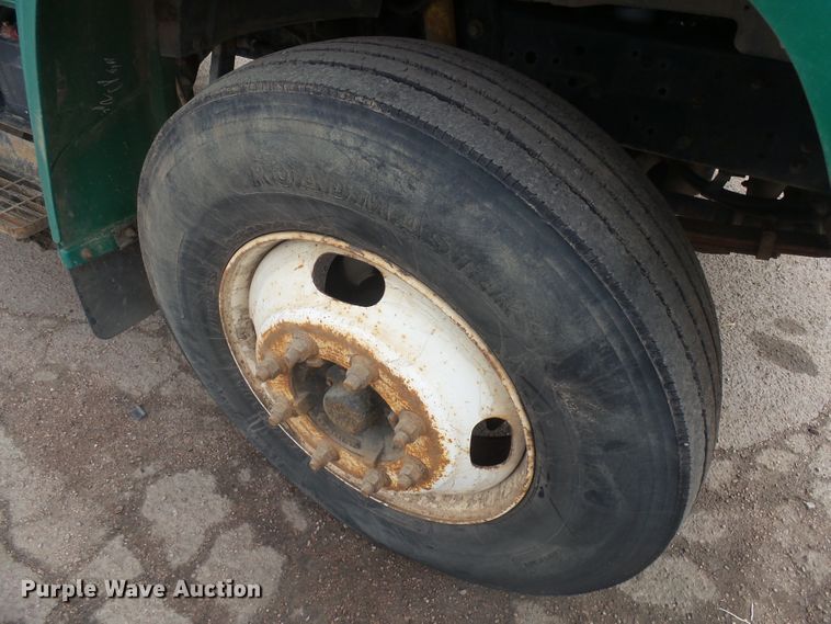 image for item FR9561 1998 Ford F800 dump truck