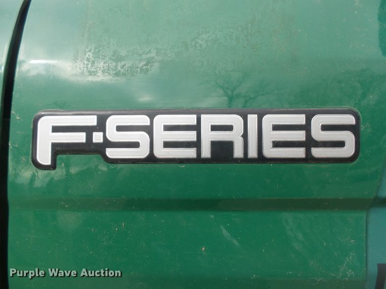 image for item FR9561 1998 Ford F800 dump truck