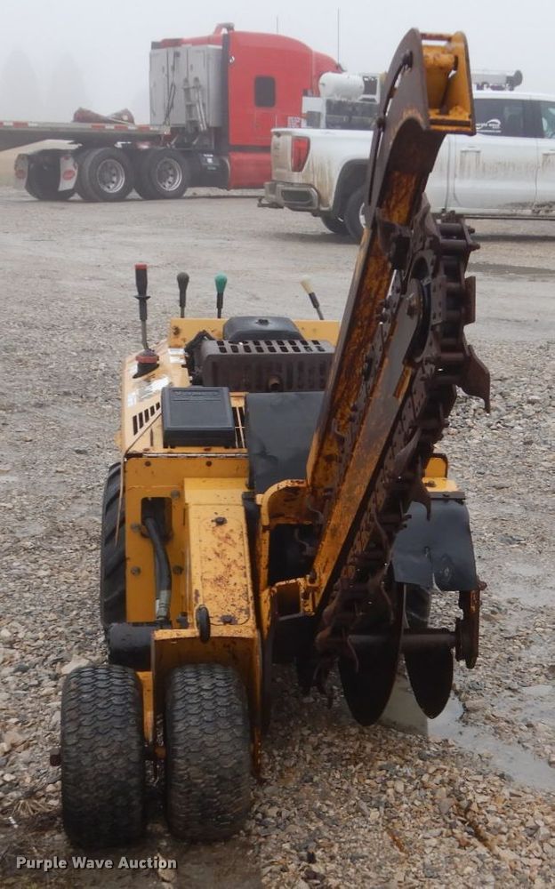image for item FX9015 Vermeer RT200 trencher