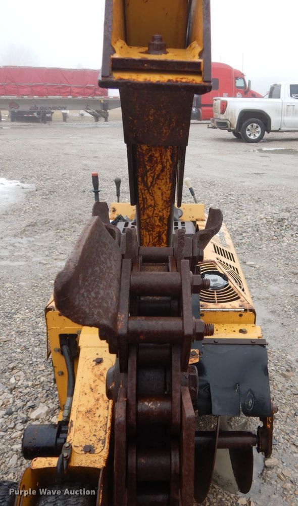 image for item FX9015 Vermeer RT200 trencher