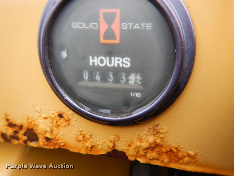 image for item FX9015 Vermeer RT200 trencher