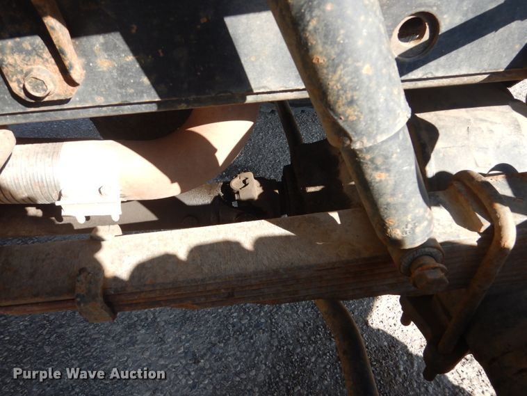 image for item FX9017 1993 International 4800 digger derrick truck