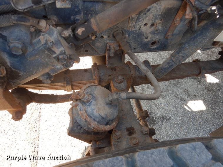 image for item FX9017 1993 International 4800 digger derrick truck