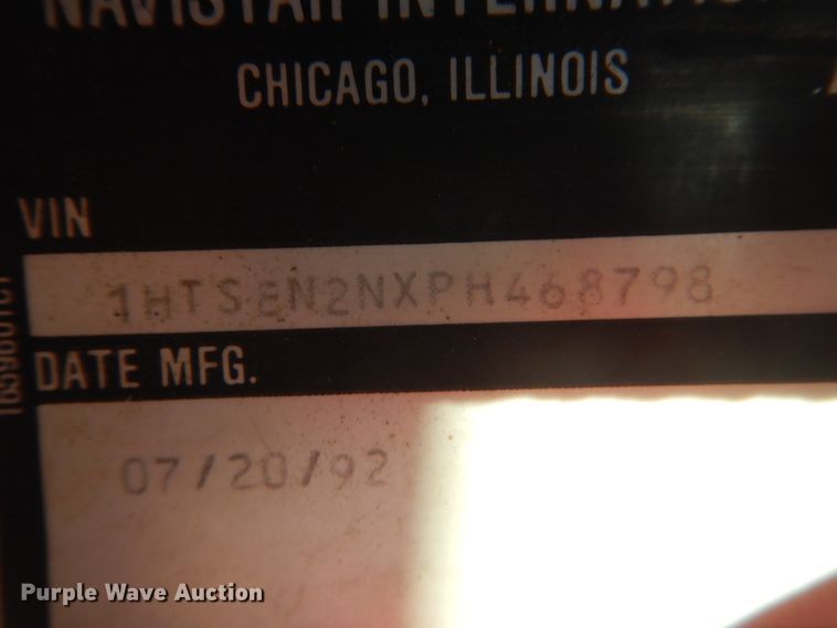 image for item FX9017 1993 International 4800 digger derrick truck