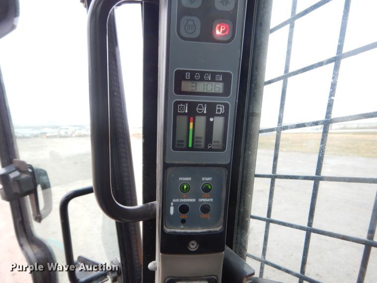 image for item FX9027 2012 Case TR320  tracked skid steer loader