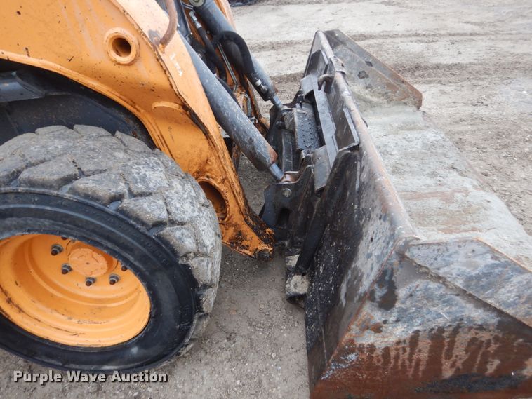 image for item FX9028 2015 Case SV280  skid steer loader