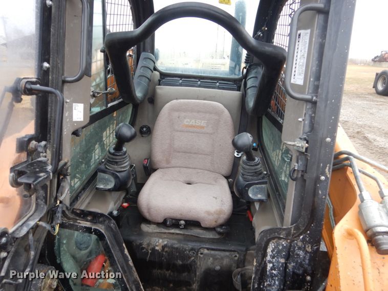 image for item FX9028 2015 Case SV280  skid steer loader