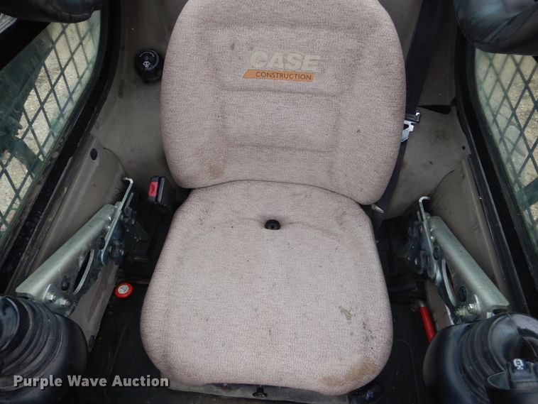 image for item FX9028 2015 Case SV280  skid steer loader