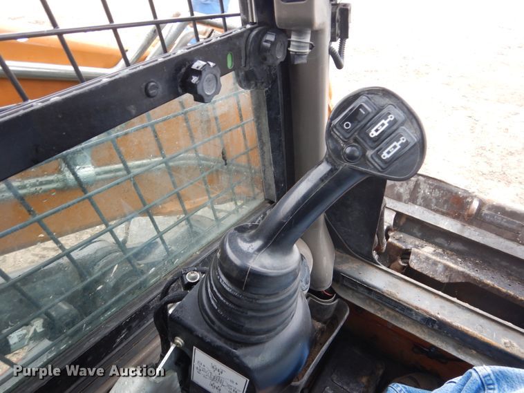 image for item FX9028 2015 Case SV280  skid steer loader