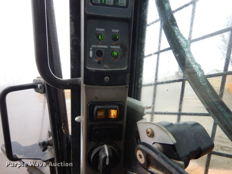 image for item FX9028 2015 Case SV280  skid steer loader