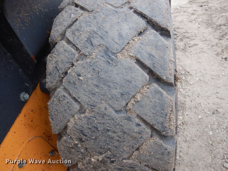 image for item FX9028 2015 Case SV280  skid steer loader