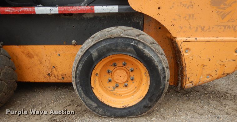 image for item FX9028 2015 Case SV280  skid steer loader